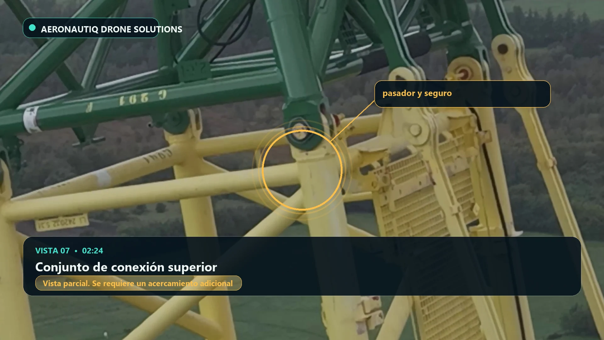 Conjunto de conexión superior. Extremo del pasador destacado en 02:24.